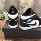 Replica Nike Air Jordan 1 Mid Sneaker