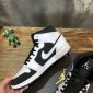 Replica Nike Air Jordan 1 Mid Sneaker