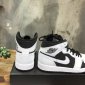 Replica Nike Air Jordan 1 Mid Sneaker