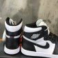 Replica Nike Air Jordan 1 High Retro Sneaker