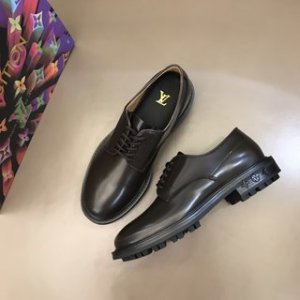 Wholesale Reproduction Louis's Man Luxury Brands Vuitton's Lady Sell Sports  Shoes Designer Men′ S Shoes Cowhide Shoes. - China Designer Sneakers and  Luxury Men's Shoes price