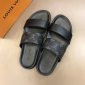 Replica Louis Vuitton Slipper MIRABEAU in Black