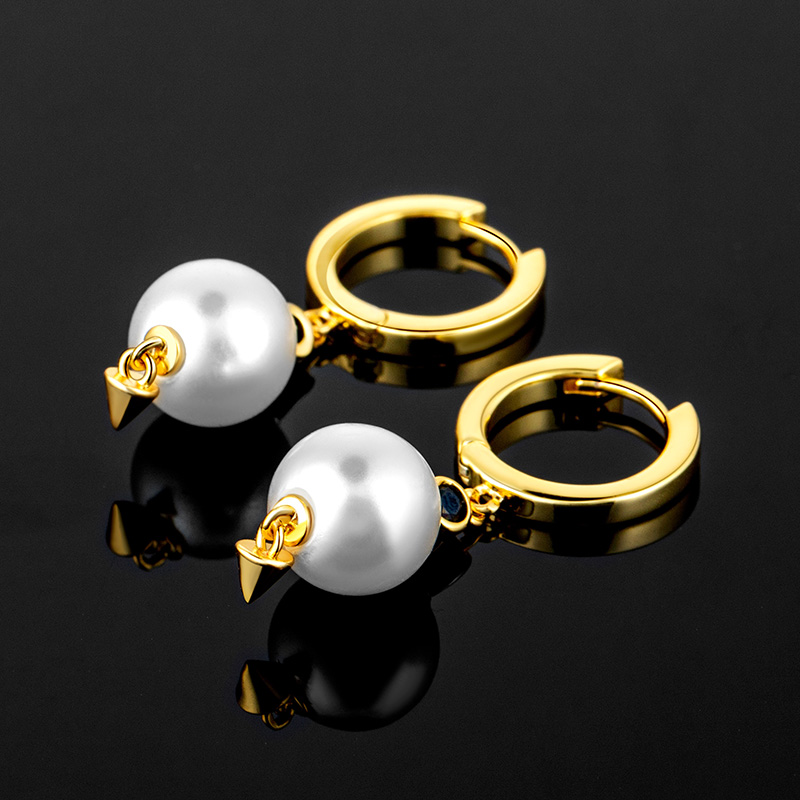 Pearl Corn Dangle Earrings Bold Statement Style With Street Luxury - Image 3