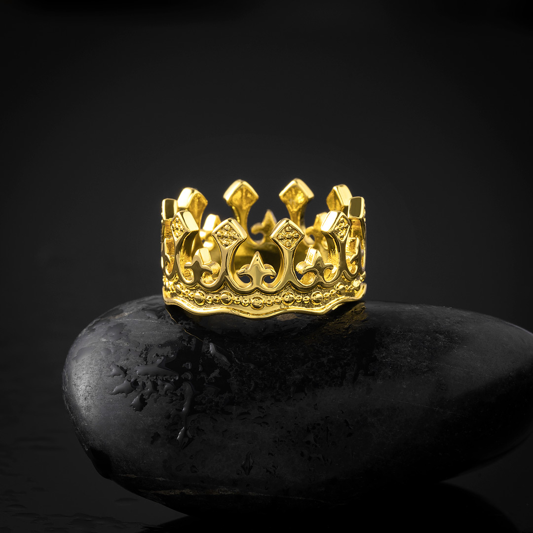 King Crown Ring Bold Statement Style With Street Luxury - Image 6