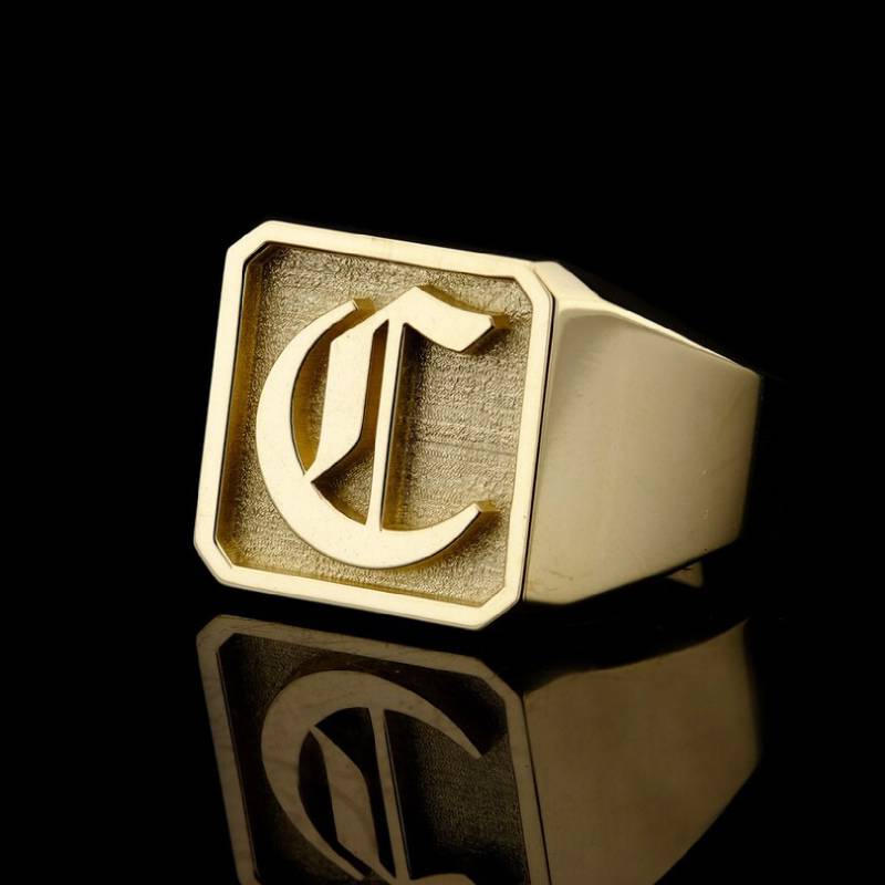 Old English Font 26 Initial Letters Rectangle Signet Ring Gold - Image 3