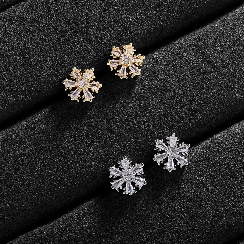 Sparkling Snowflake Stud Earrings Bold Statement Style With Street Luxury - Image 6