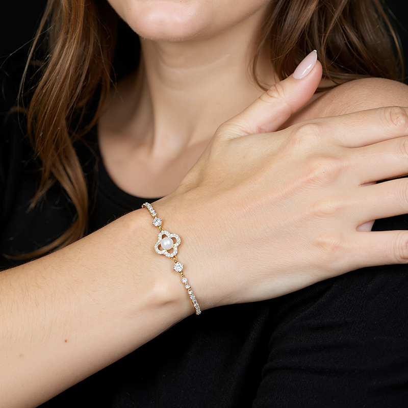 Elegant Pearl & Diamond Bracelet In Gold Iced Out Shine With Street Luxury - Image 3