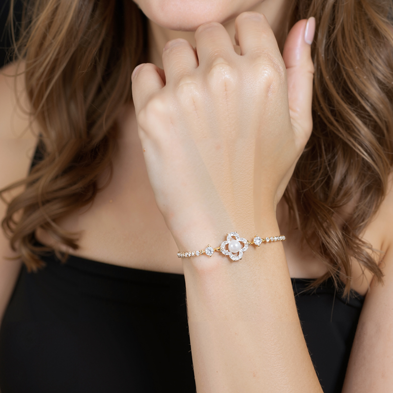 Elegant Pearl & Diamond Bracelet In Gold Iced Out Shine With Street Luxury - Image 4