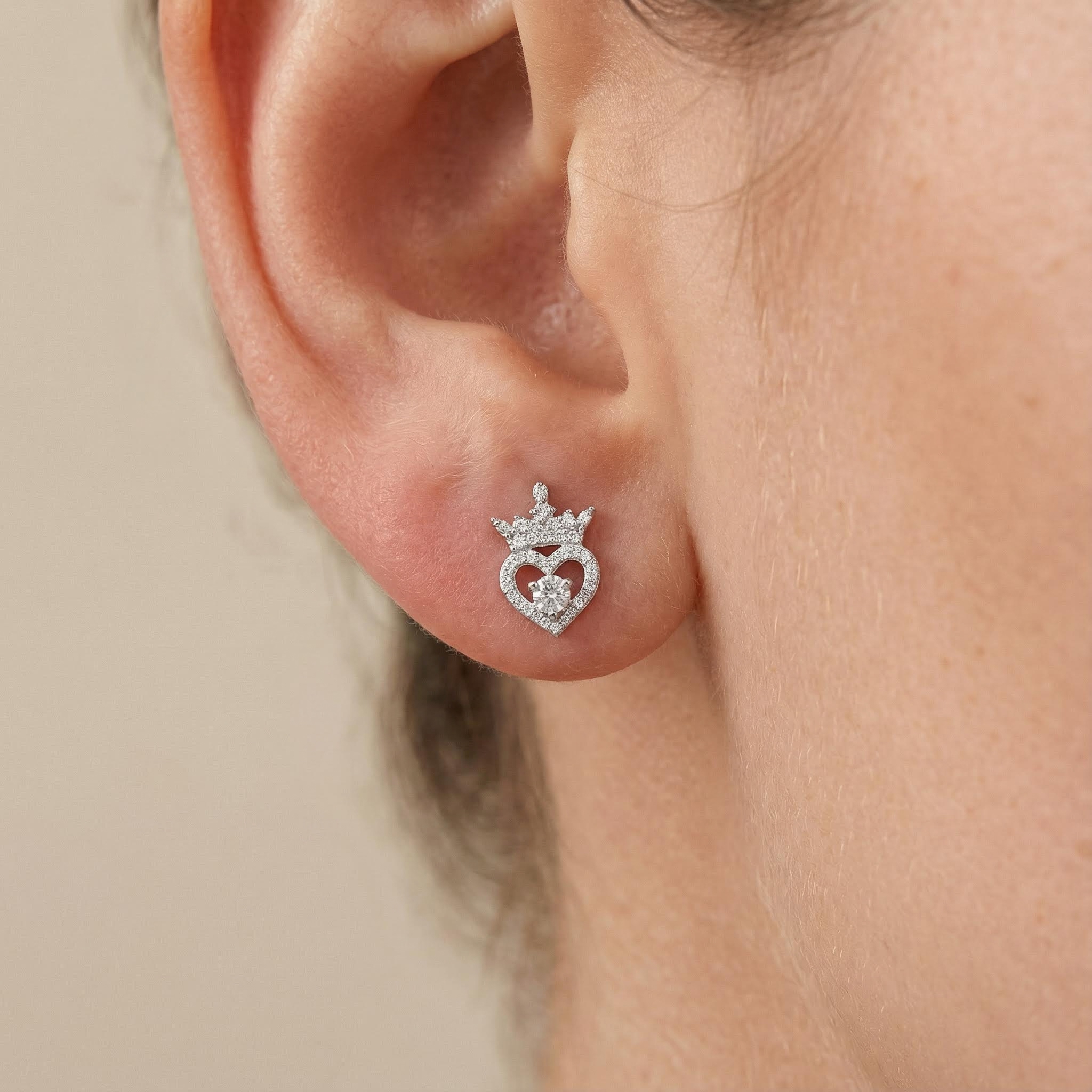 S925 Silver Crown Of Hearts Stud Earrings With Street Luxury Shine - Image 3
