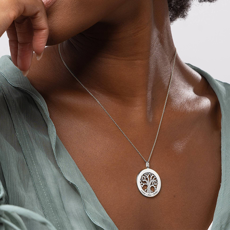 Engraved Diamond Family Tree Circle Necklace Moissanite - Image 5