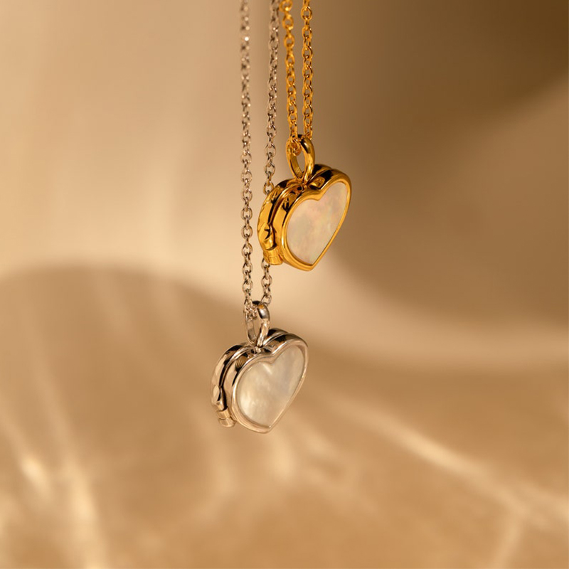 Customized Mother Of Pearl Heart Photo Locket With Street Luxury Shine - Image 6