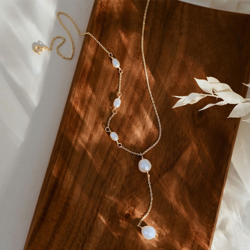Pearl Lariat Necklace Bold Statement Style With Street Luxury - Image 5
