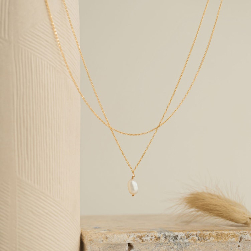 Double Layer Pearl Necklace Bold Statement Style With Street Luxury - Image 3