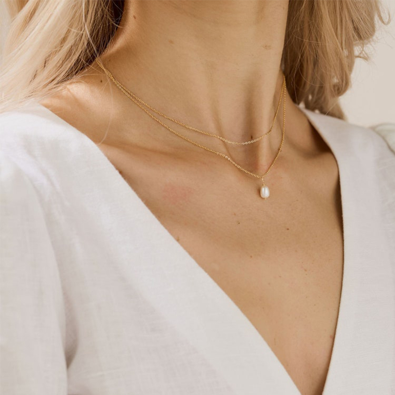 Double Layer Pearl Necklace Bold Statement Style With Street Luxury - Image 4