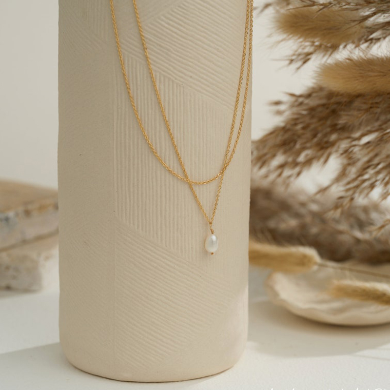 Double Layer Pearl Necklace Bold Statement Style With Street Luxury - Image 5