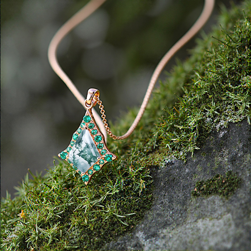 1.56ct Kite Cut Moss Agate With Flared Emerald Halo S925 Silver Pendant - Image 8