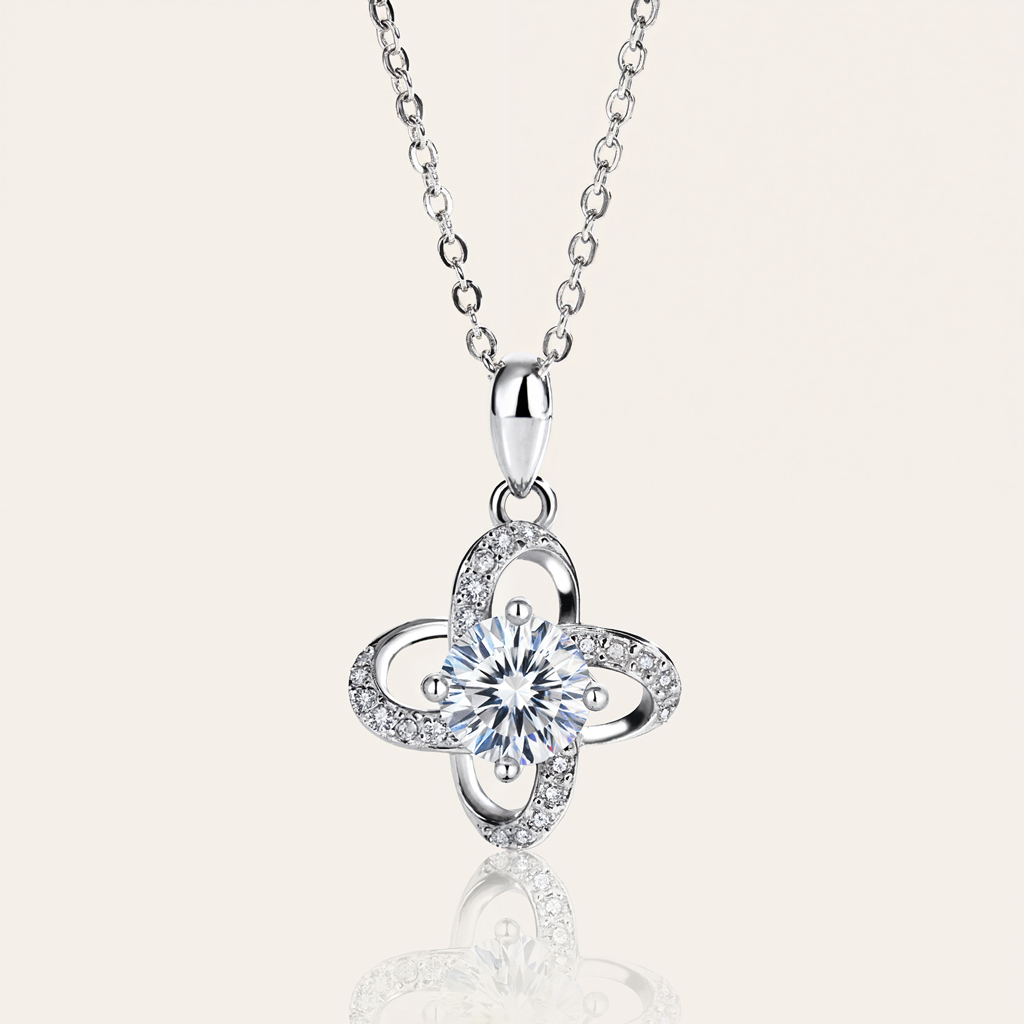 Bold 1ct/2ct Round Cut Vvs Moissanite S925 Silver Clover Pendant Necklace