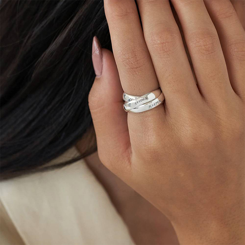 Triple Name Interlocking Ring Bold Statement Style With Street Luxury - Image 7