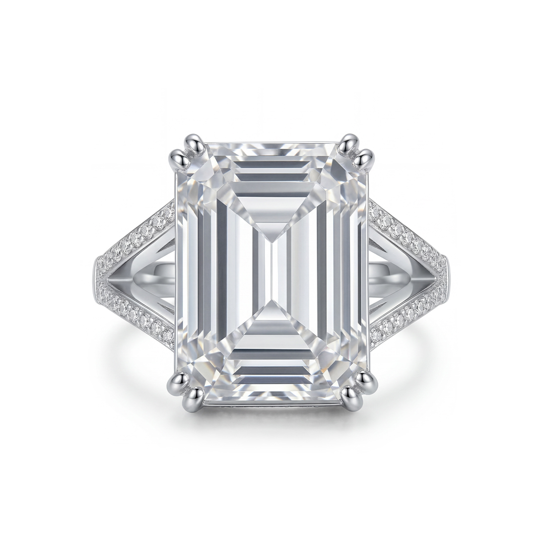 Luxury 15.8 Ct Emerald Cut Halo Engagement Ring With Iced Out Shine