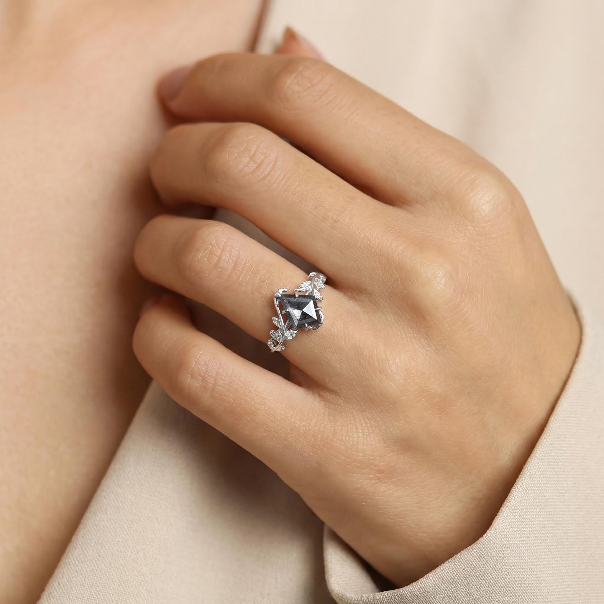 1.74ct Kite Cut Salt & Pepper Diamond Moissanite Accented S925 Silver - Image 3
