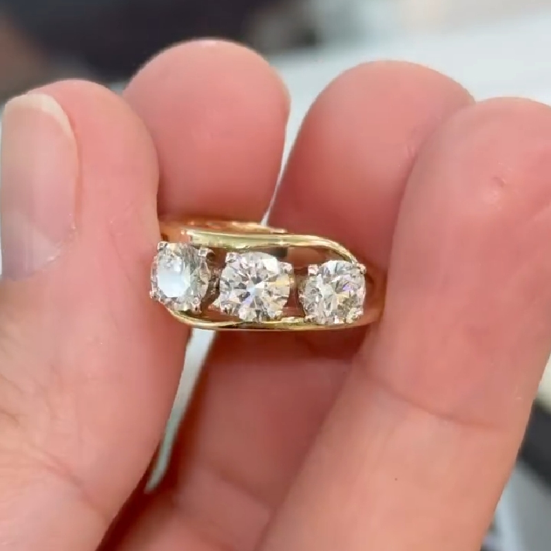 1.8ct Round Cut Vvs Moissanite Engagement Ring With Iced Out Shine - Image 3