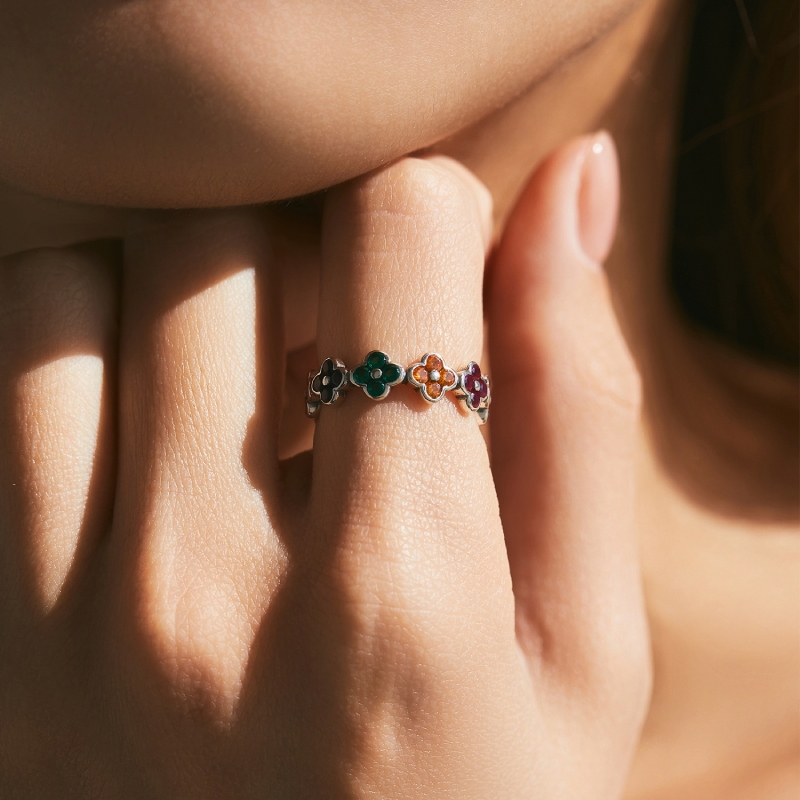 S925 Silver Colorful Four Leaf Clover Wedding Band With Street Luxury Shine - Image 7