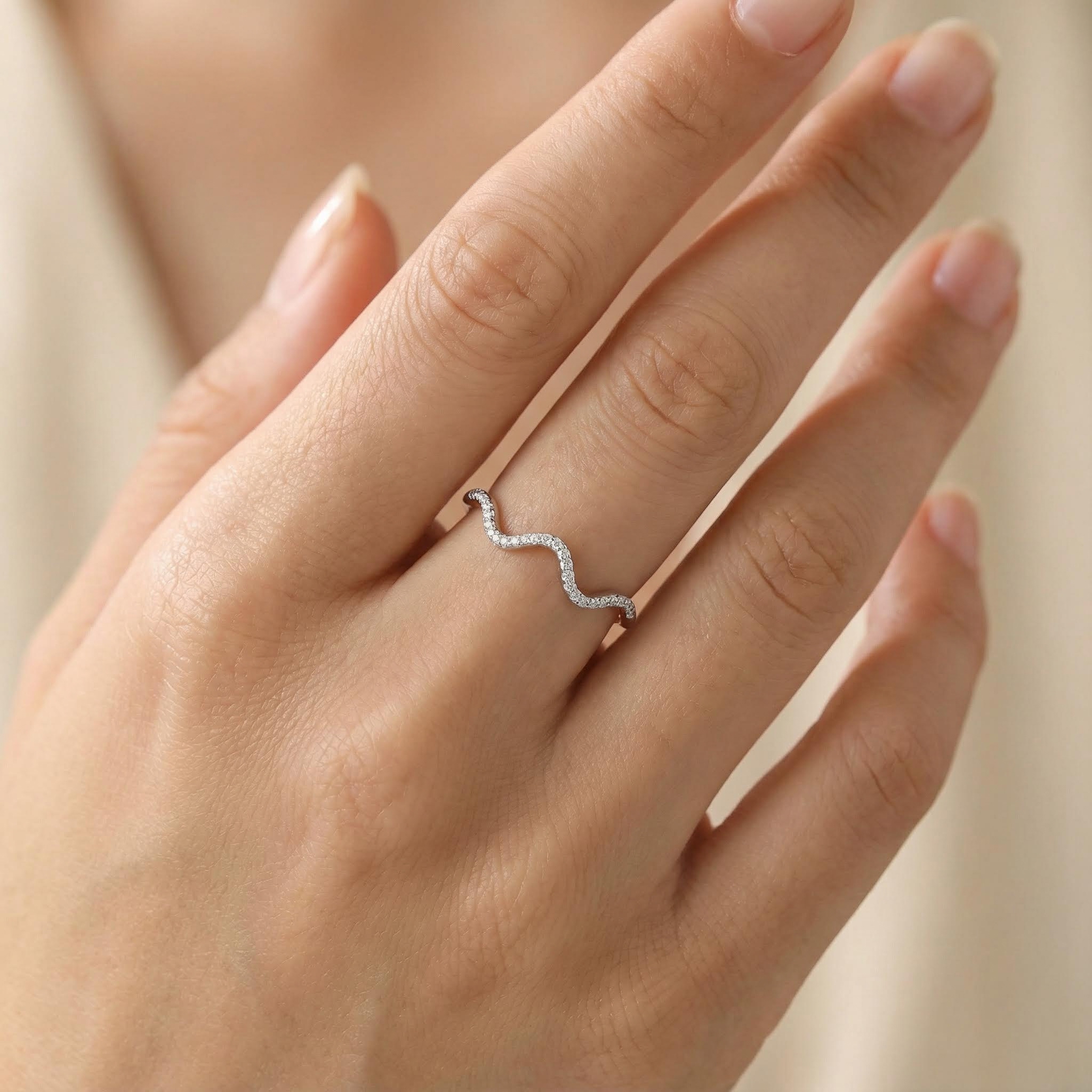 Round Cut Vvs Moissanite Wavy Wedding Band With Street Luxury Shine - Image 5