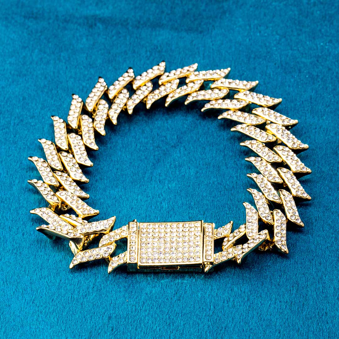 18mm Iced Out Spiked Cuban Bracelet In Gold With Street Luxury Shine - Image 3