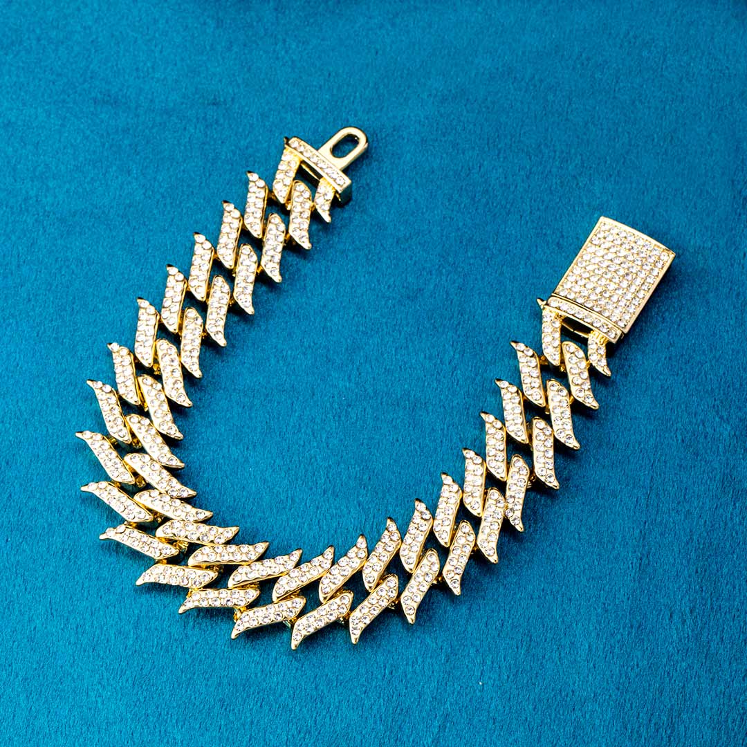 18mm Iced Out Spiked Cuban Bracelet In Gold With Street Luxury Shine - Image 4
