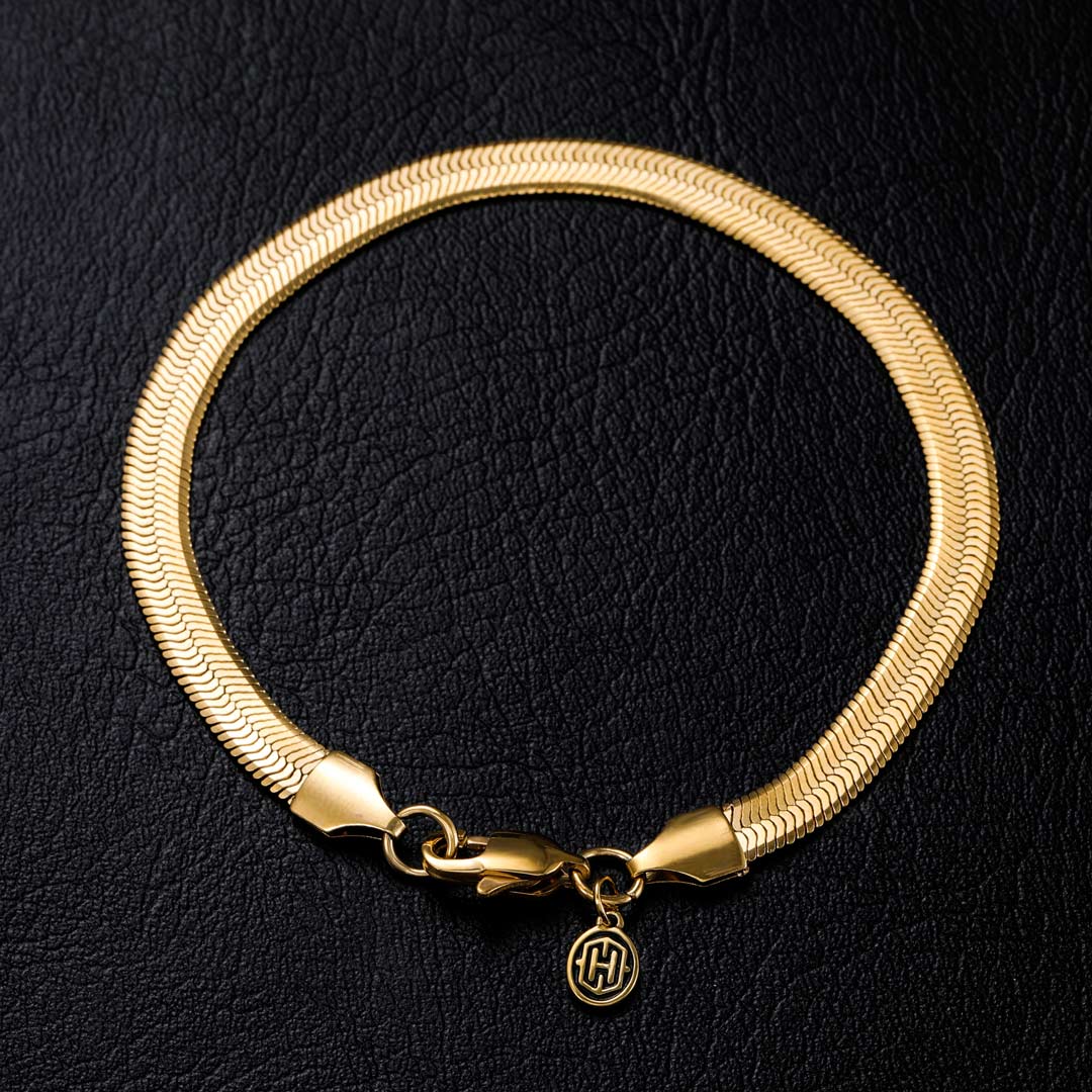 6mm Herringbone Bracelet In Gold Gold With Bold Statement Appeal - Image 3