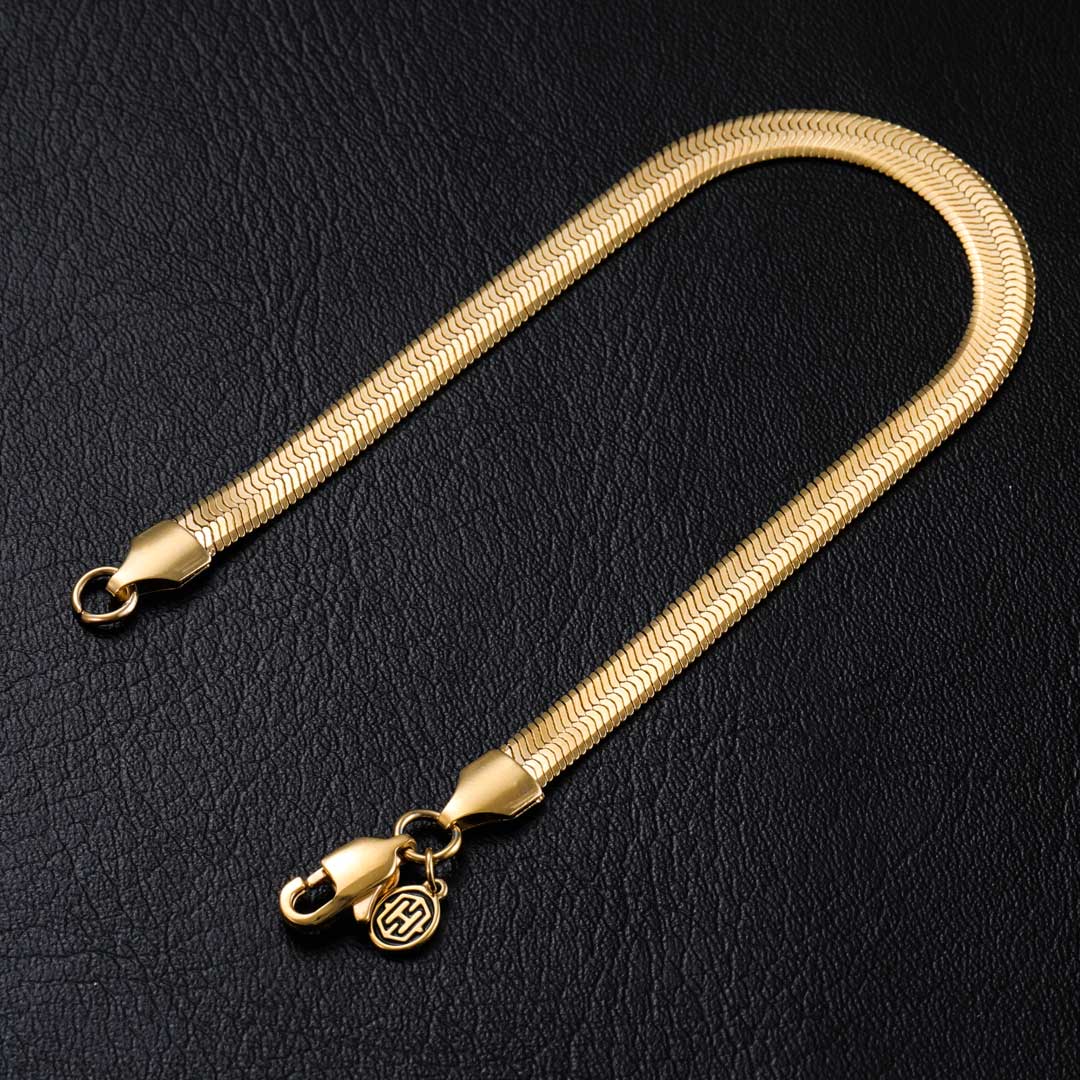 6mm Herringbone Bracelet In Gold Gold With Bold Statement Appeal - Image 4