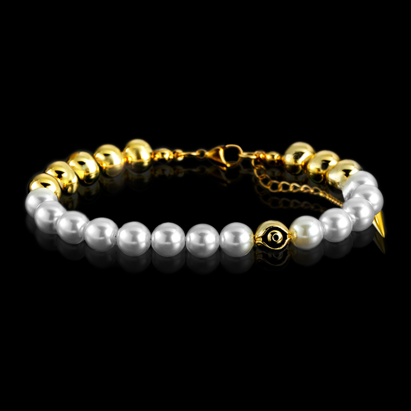 Eye Of Amulet Pearl Bracelet Bold Statement Style With Street Luxury - Image 3