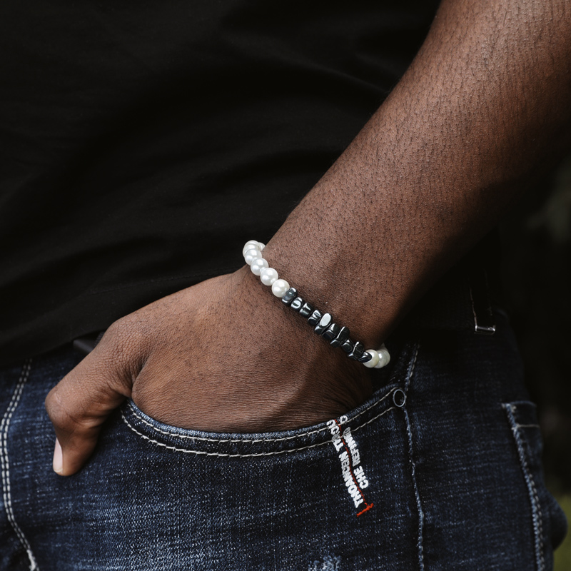 Black Gallstone Pearl Bracelet Bold Statement Style With Street Luxury - Image 5
