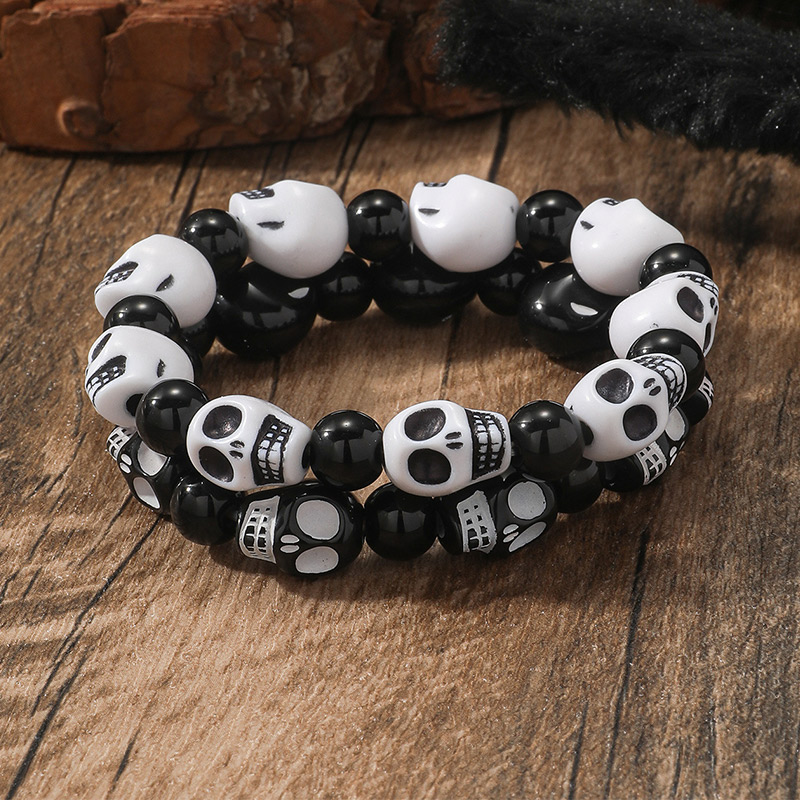 2pcs White & Black Smiling Skull Head Stretch Bracelets Set Silver