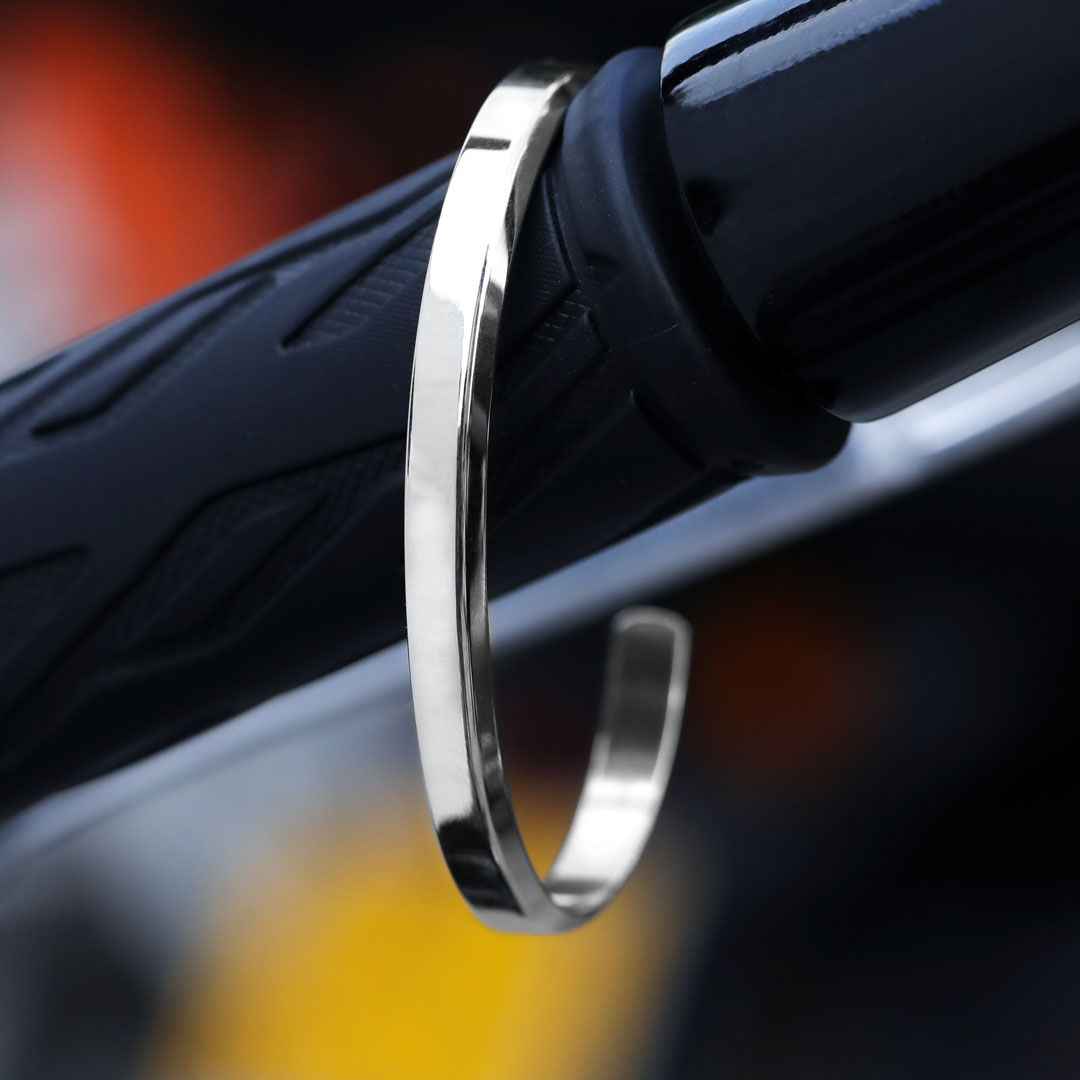 Simple And Stylish 6mm Stainless Steel Open Bracelet Silver - Image 3