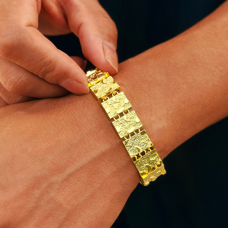 13mm Nugget Bracelet In Gold Gold With Bold Statement Appeal - Image 3