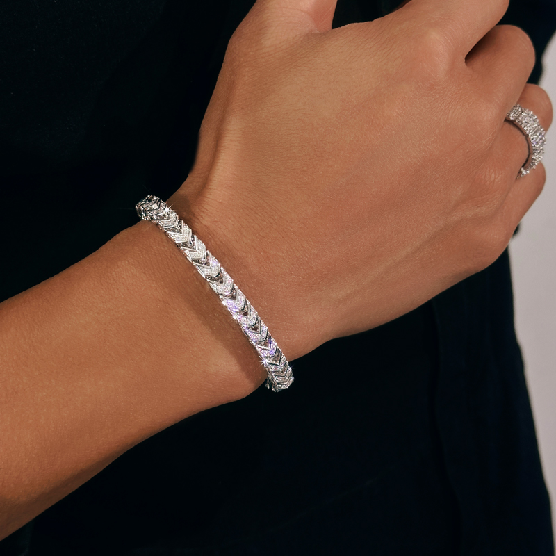 8mm Iced Out 4-sided V-shape Bracelet Gold With Street Luxury Shine