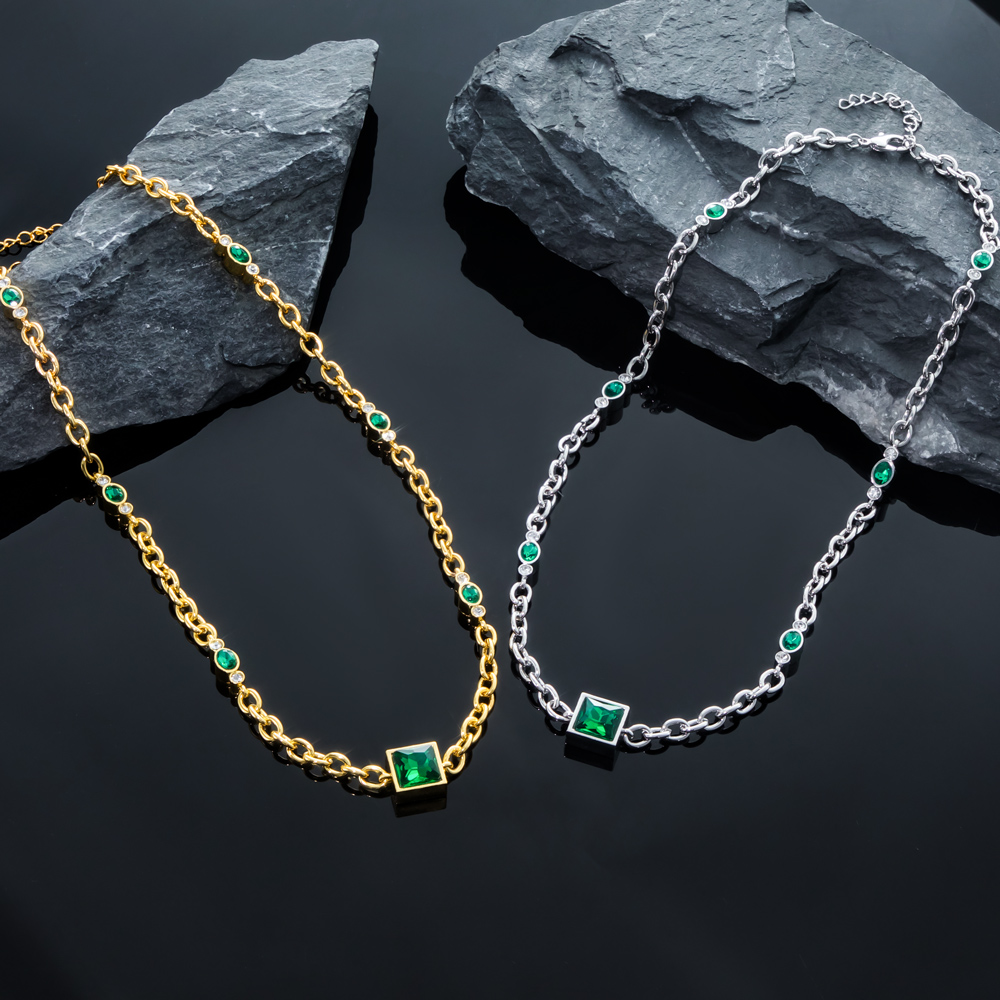 Emerald Green Princess Cut & Oval Cut Diamonds Necklace Gold - Image 4