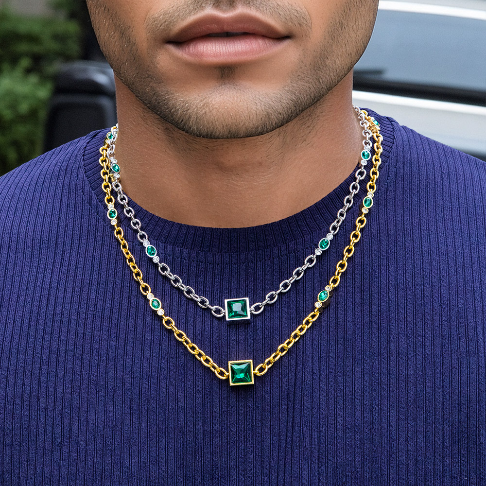 Emerald Green Princess Cut & Oval Cut Diamonds Necklace Gold
