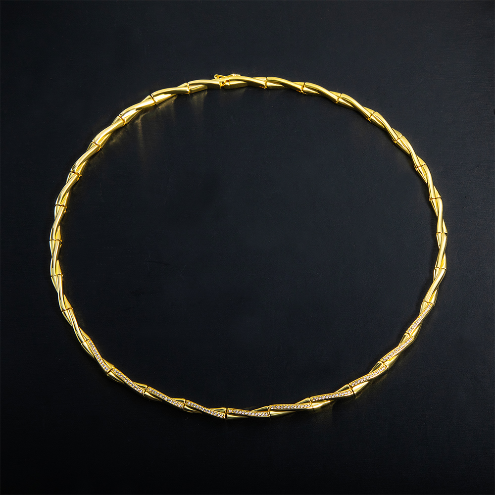 Iced Out Out Cross Over X Link Chain Gold With Street Luxury Shine - Image 5