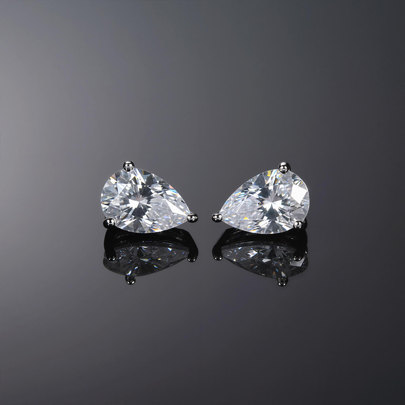 925s & Vvs Moissanite 1ct Pear Cut Stud Earrings With Iced Out Shine - Image 3