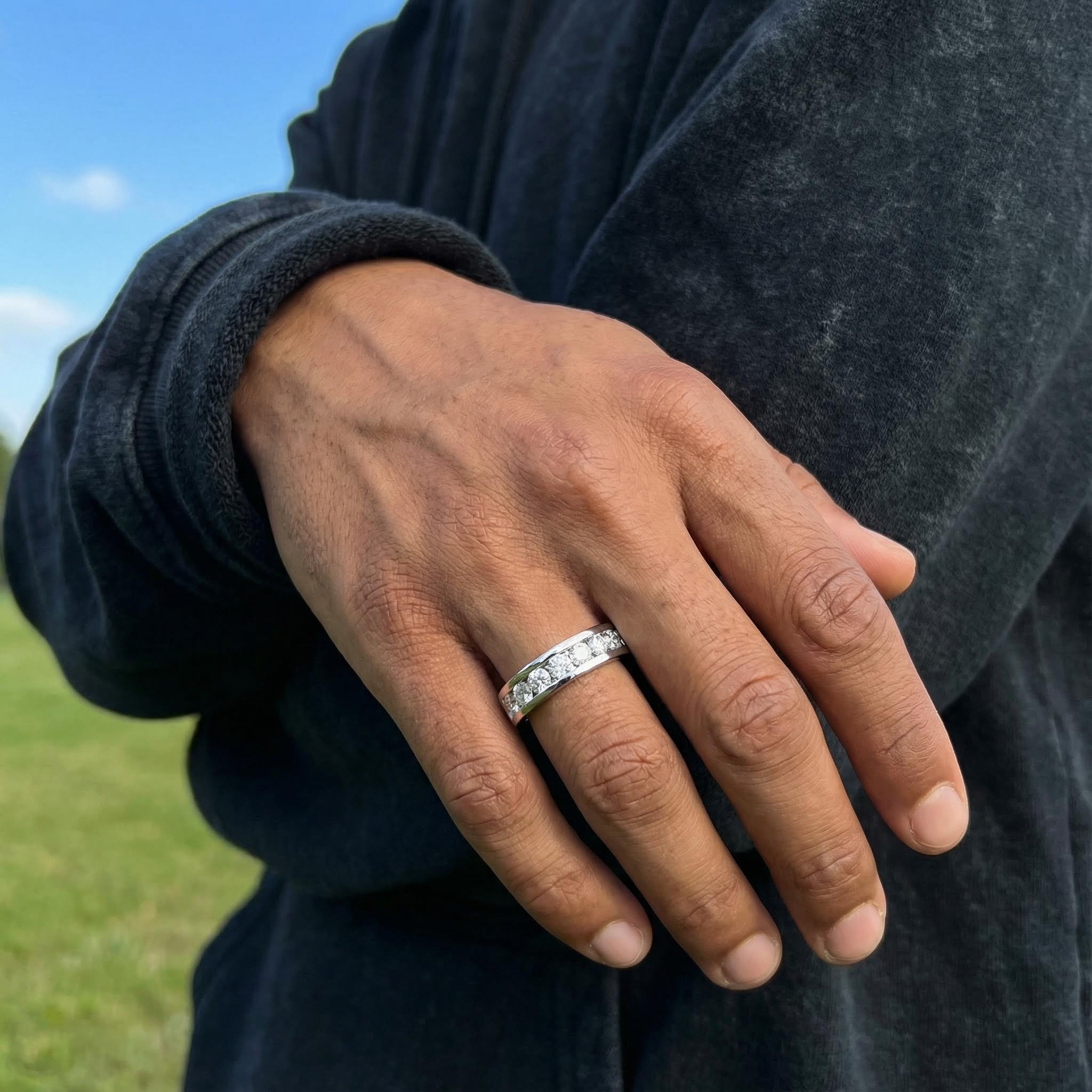 925s & Vvs 2.1ct Moissanite Ring In White Gold With Iced Out Shine - Image 3