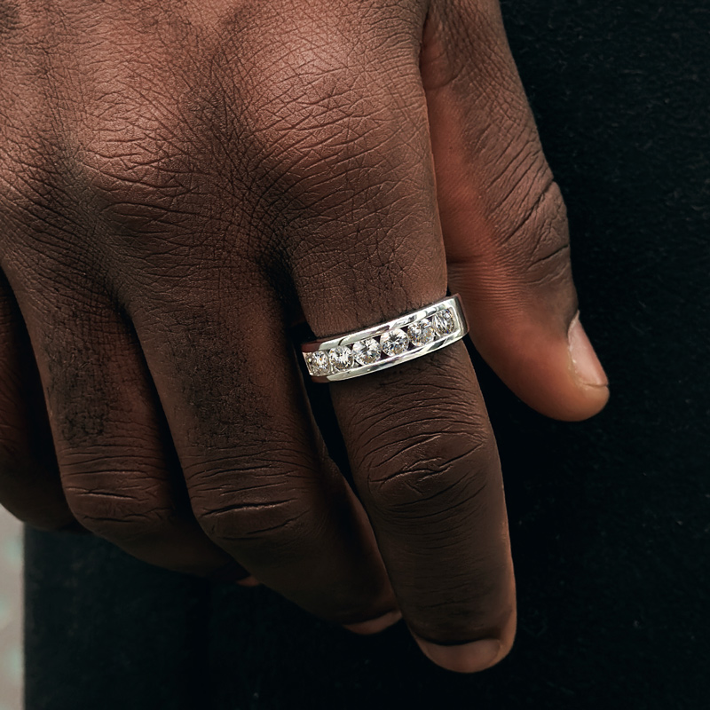 925s & Vvs 2.1ct Moissanite Ring In White Gold With Iced Out Shine - Image 4