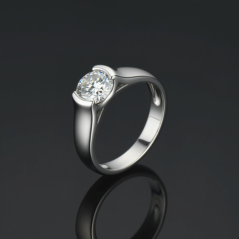 925s & Vvs Moissanite 2ct Ring In White Gold With Iced Out Shine - Image 3