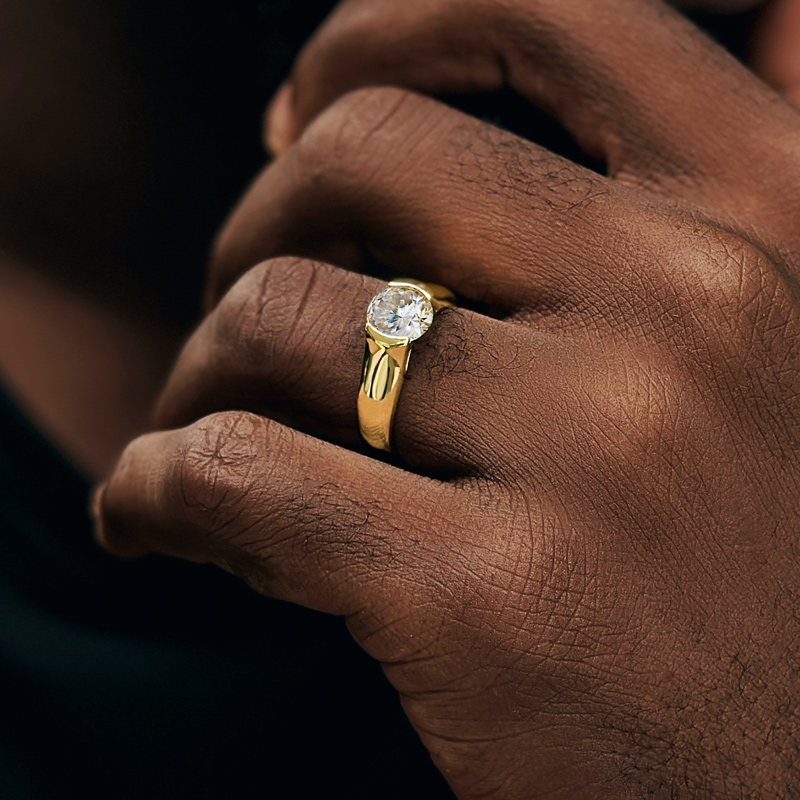 925s & Vvs Moissanite 2ct Ring In White Gold With Iced Out Shine - Image 5