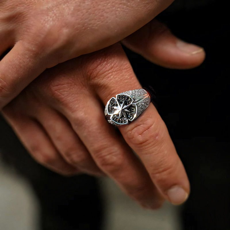 S925 & Moissanite Four-leaf Clover Star Ring With Iced Out Shine - Image 4