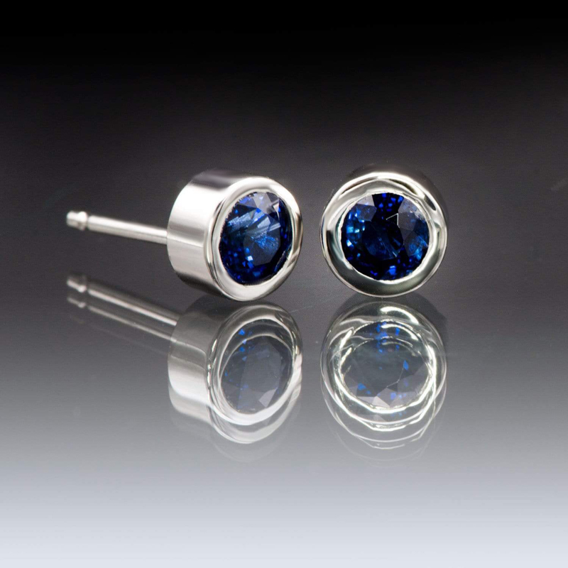 0.5ct/1ct 925s & Vvs Moissanite Round Sapphire Stud Earrings Iced Out - Image 4