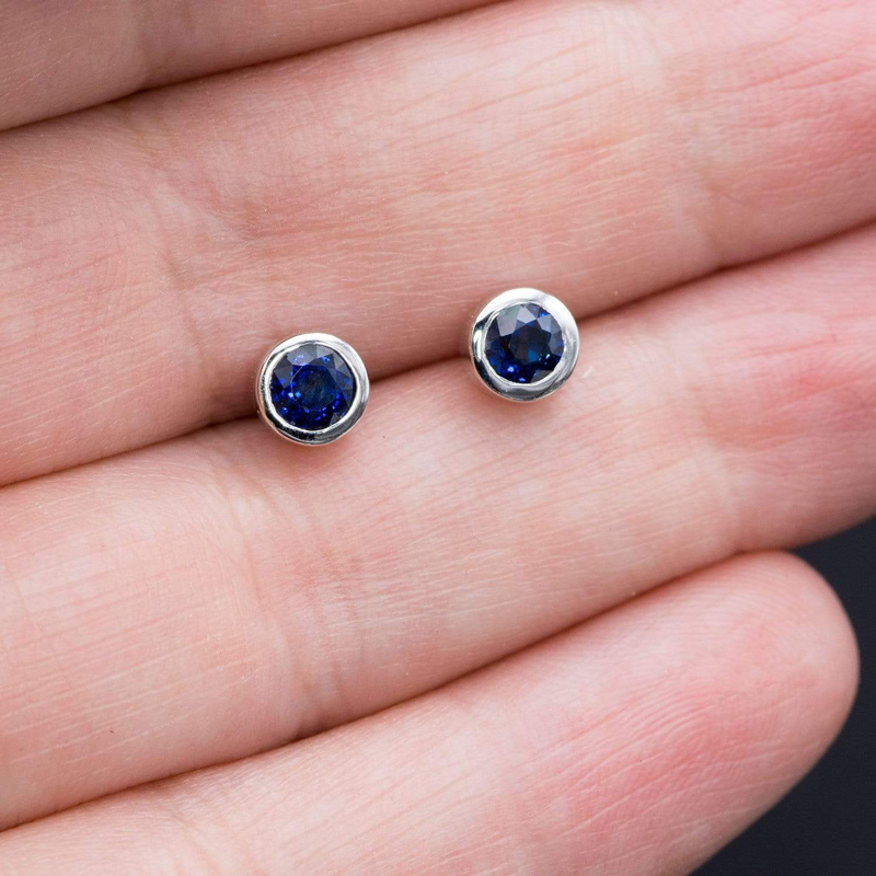 0.5ct/1ct 925s & Vvs Moissanite Round Sapphire Stud Earrings Iced Out - Image 5