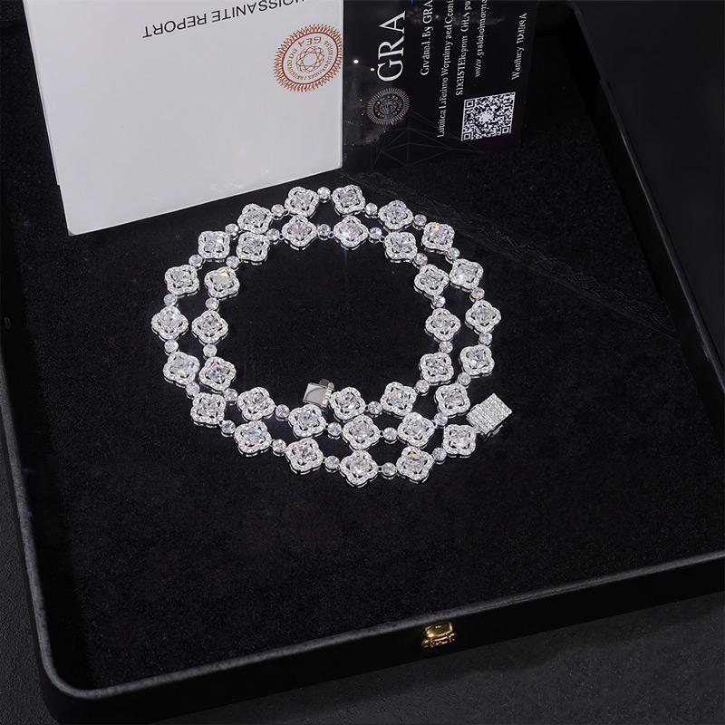8mm 925s & Vvs Moissanite Four Leaf Clover Chain With Iced Out Shine - Image 3