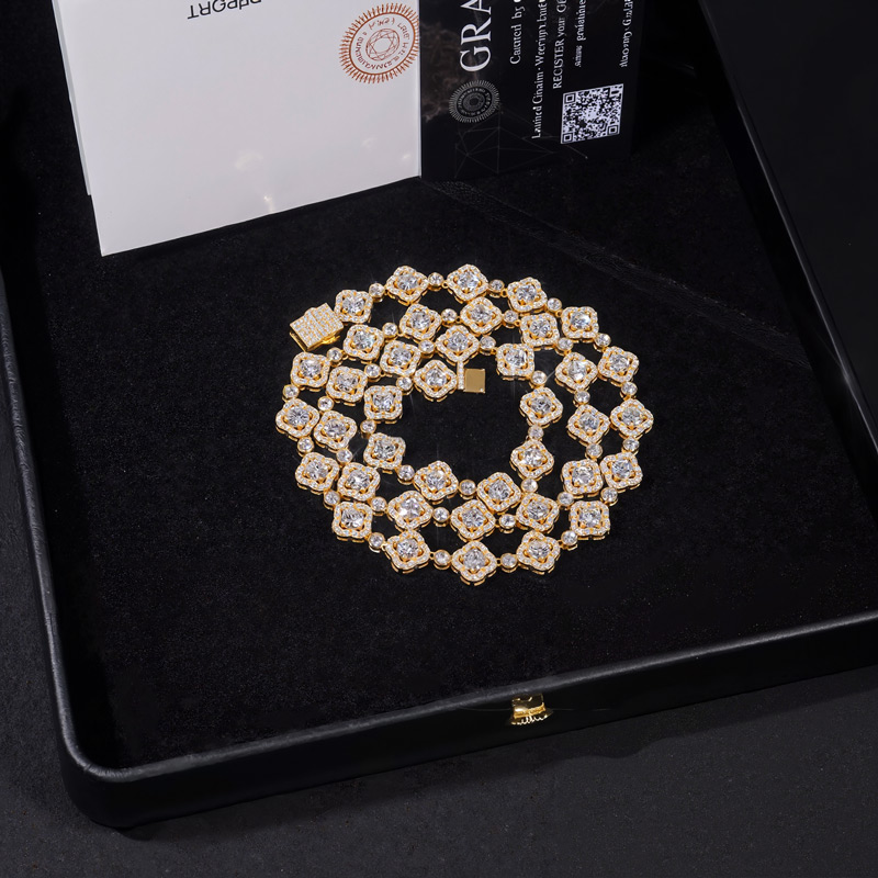 8mm 925s & Vvs Moissanite Four Leaf Clover Chain With Iced Out Shine - Image 5